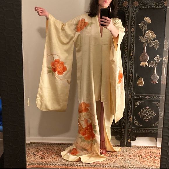 Vintage Embroidered Silk Kimono Robe - Picture 13 of 13